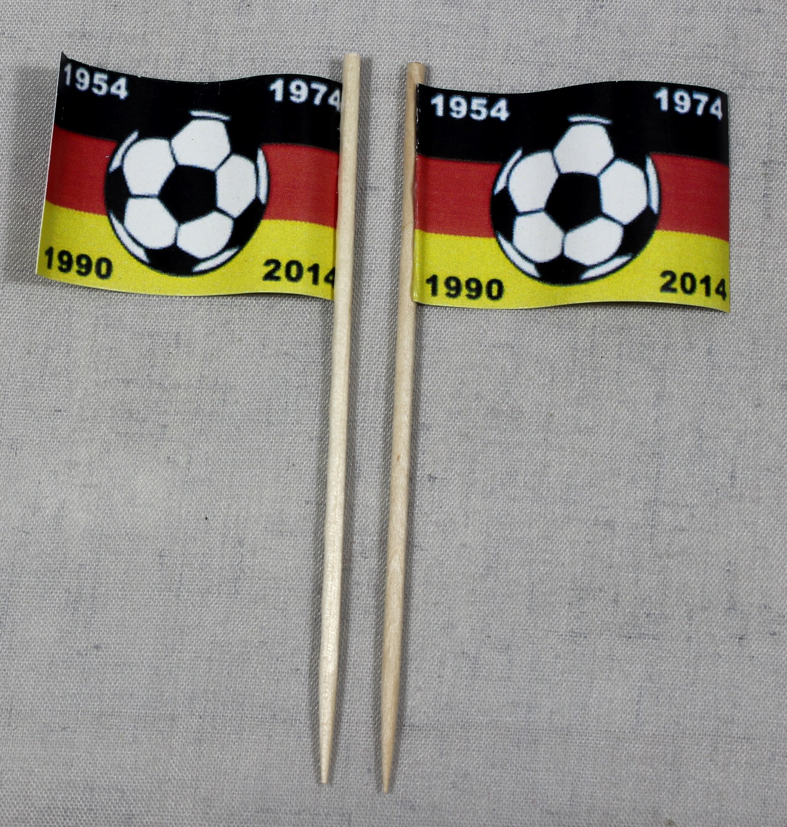 Party-Picker Flagge Deutschland 4x Fußball Weltmeister Papierfähnchen in Spitzenqualität 50 Stück Be