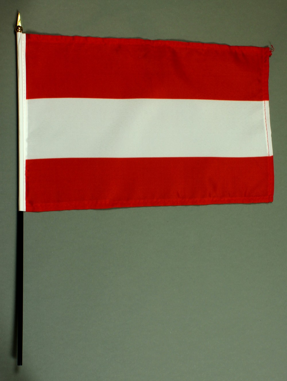 Tischflagge Österreich 20x30 cm optional mit Tischflaggenständer aus Mahagoni Holz