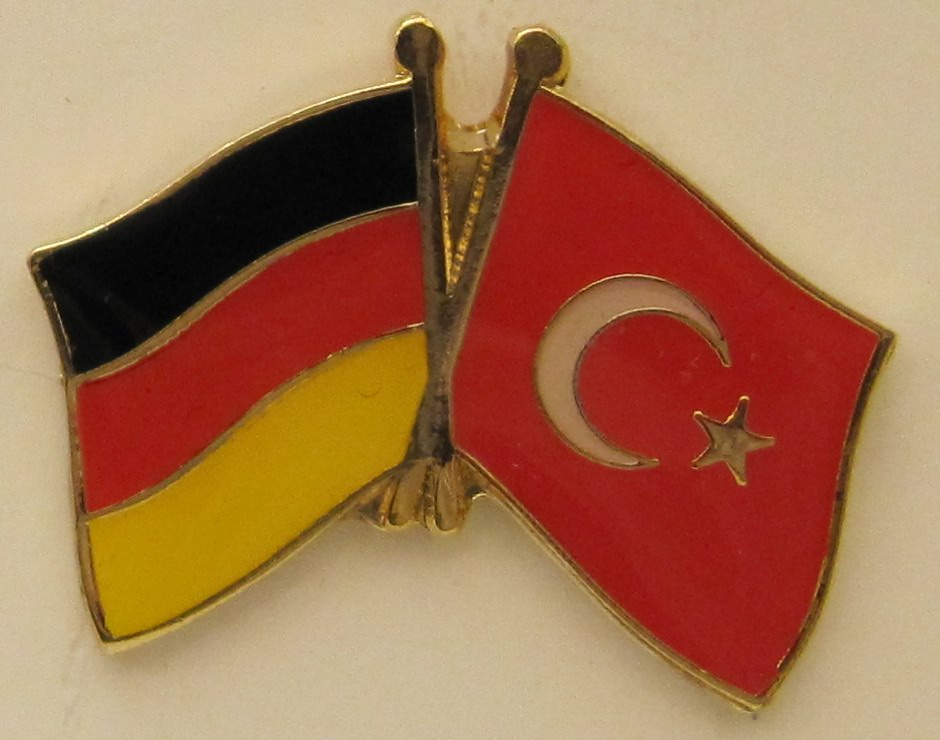 Türkei / Deutschland Freundschafts Pin Anstecker Flagge Fahne Nationalflagge