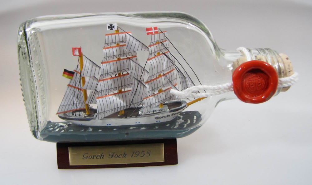 Gorch Fock Buddelschiff Flachmann 0,1 Liter ca. 14x7 cm Buddelschiff Flaschenschiff