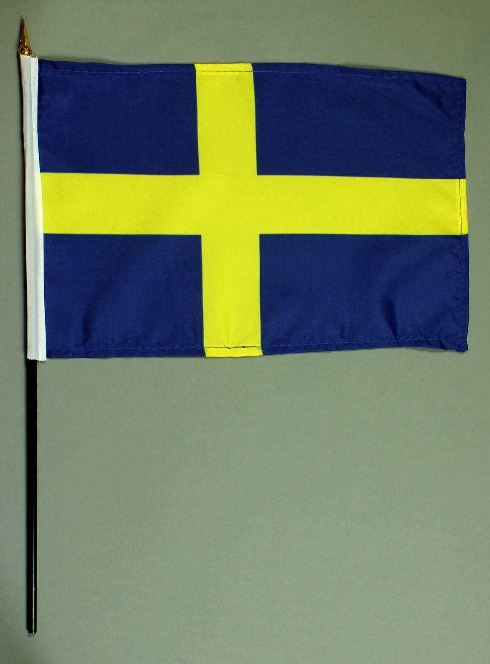 Tischflagge Schweden 20x30 cm optional mit Tischflaggenständer aus Mahagoni Holz