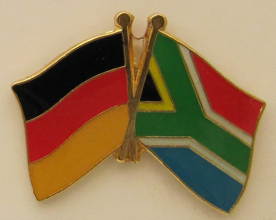 Südafrika / Deutschland Freundschafts Pin Anstecker Flagge Fahne Nationalflagge