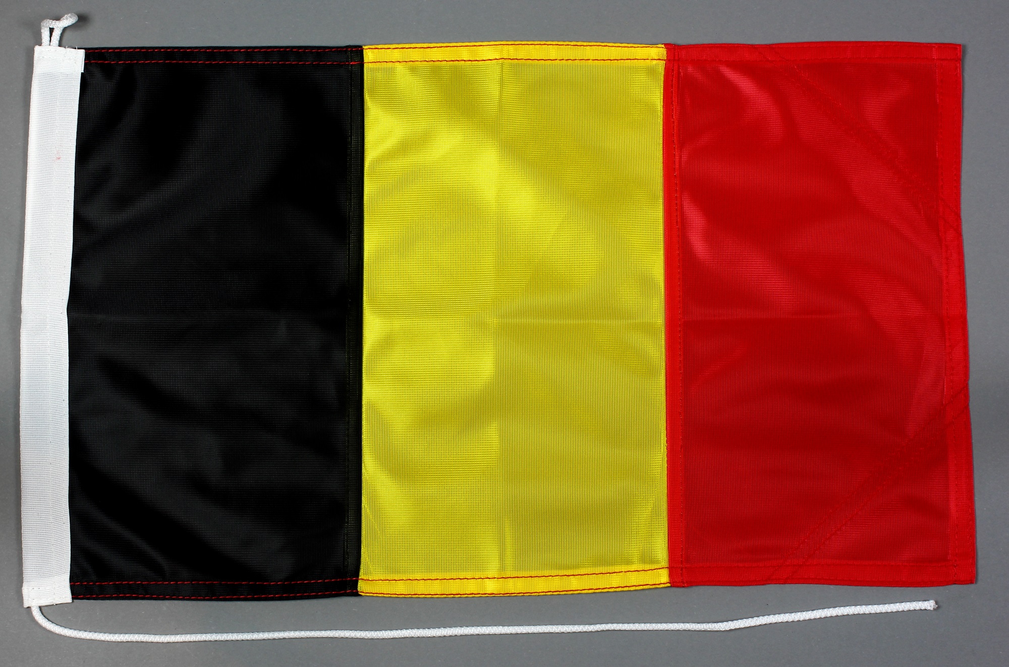 Bootsflagge Belgien 30x45 cm Motorradflagge Bootsfahne