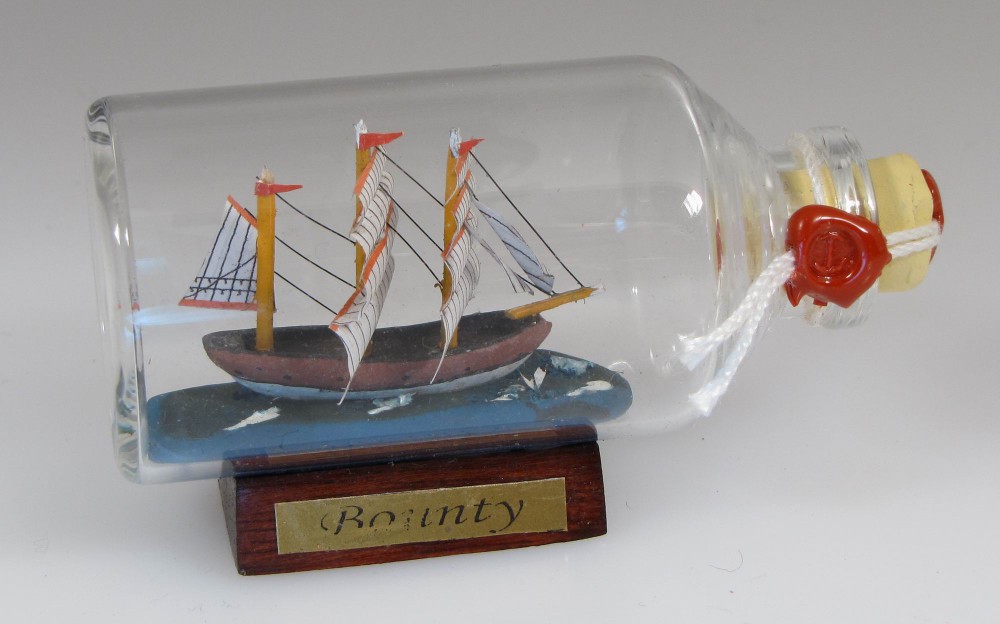 Bounty Mini Buddelschiff 50 ml ca. 7,2 x 4,5 cm Flaschenschiff