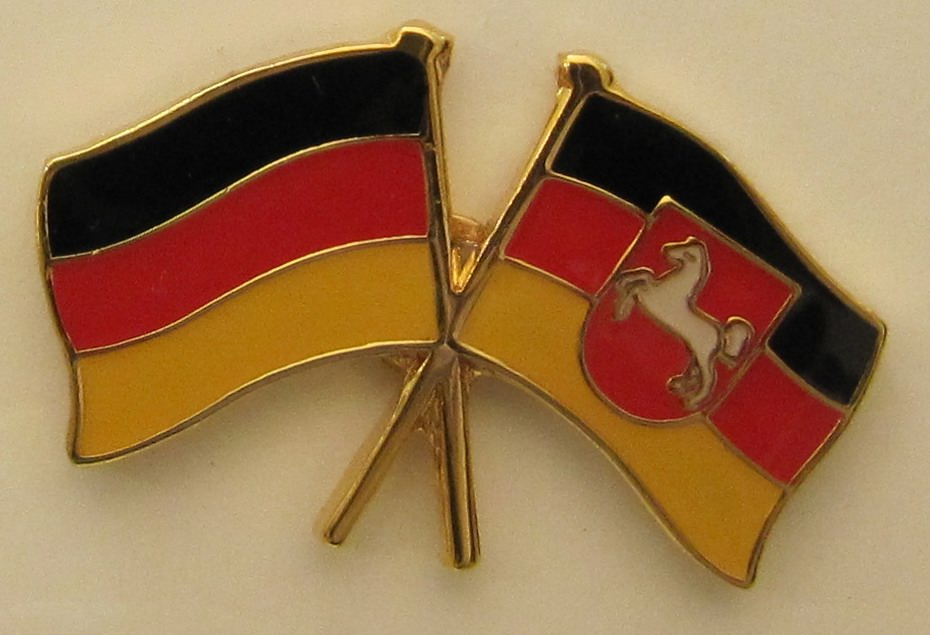 Niedersachsen / Deutschland Freundschafts Pin Anstecker Flagge Fahne Nationalflagge