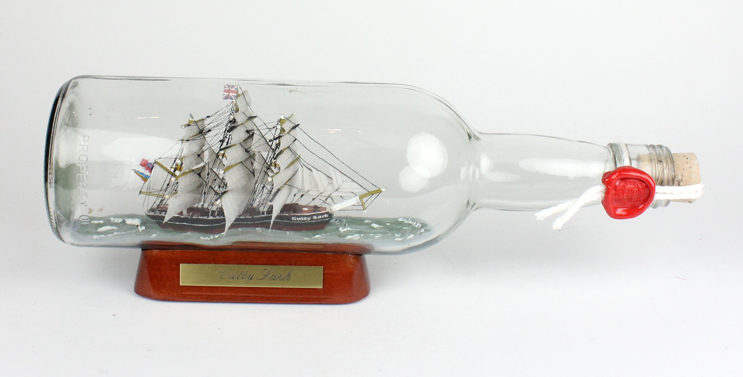 Cutty Sark 700 ml runde Flasche Buddelschiff Museumsqualität