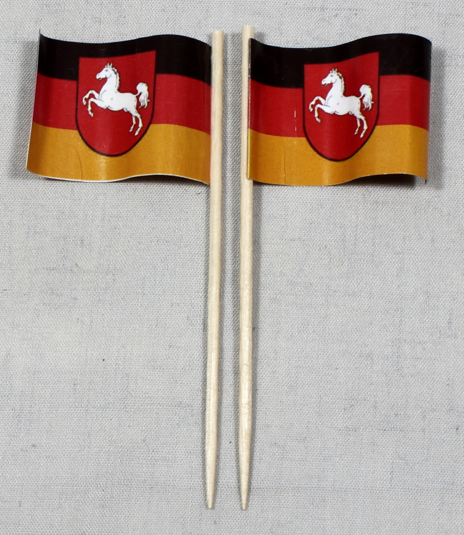 Party-Picker Flagge Niedersachsen Papierfähnchen in Spitzenqualität 50 Stück Beutel