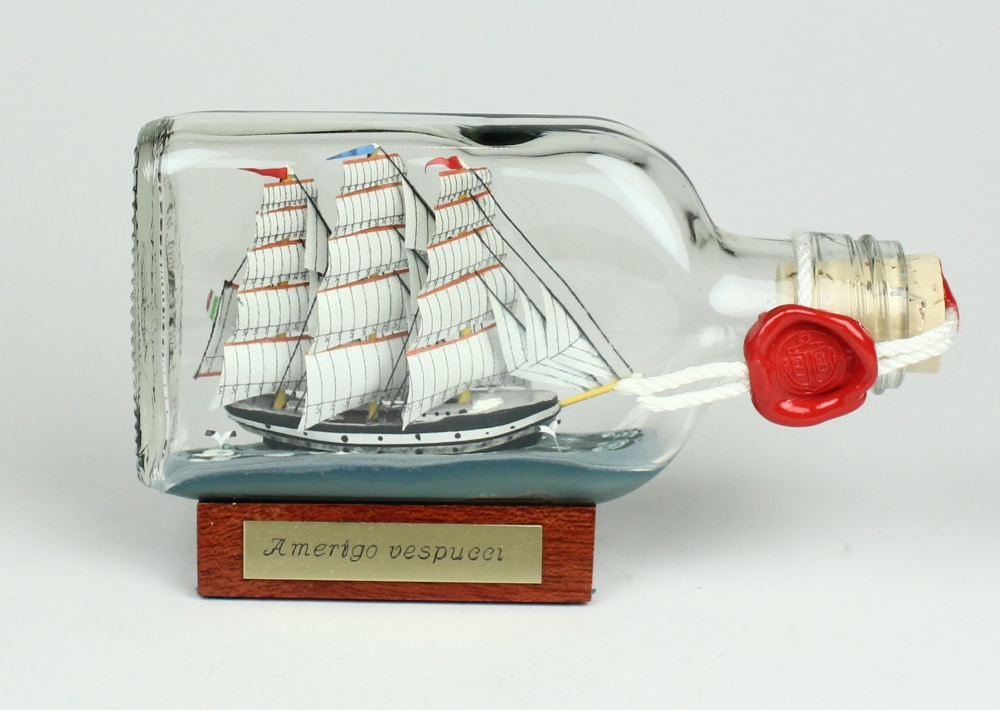 Amerigo Vespucci Buddelschiff Flachmann 0,1 Liter ca. 14x7 cm Buddel Schiff Flaschenschiff