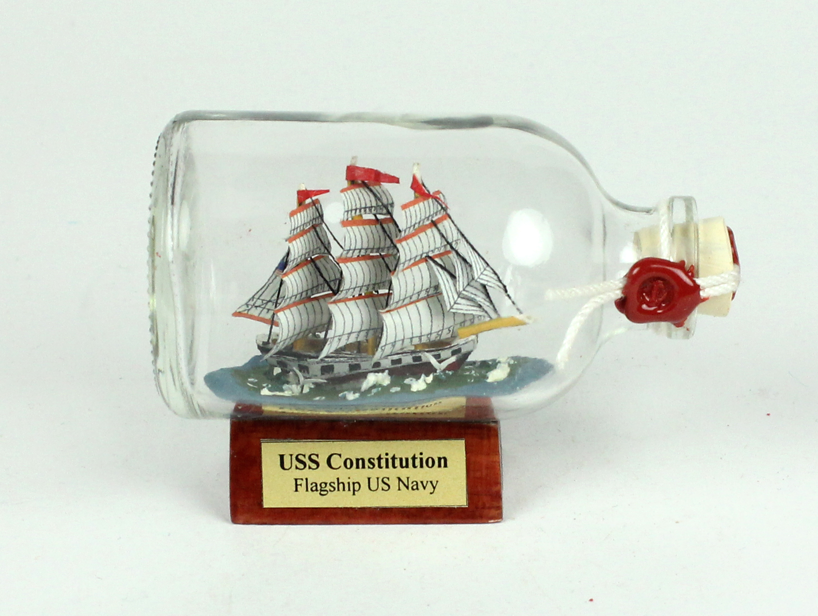 Constitution USA Mini Buddelschiff 50 ml ca. 7,2 x 4,5 cm Flaschenschiff