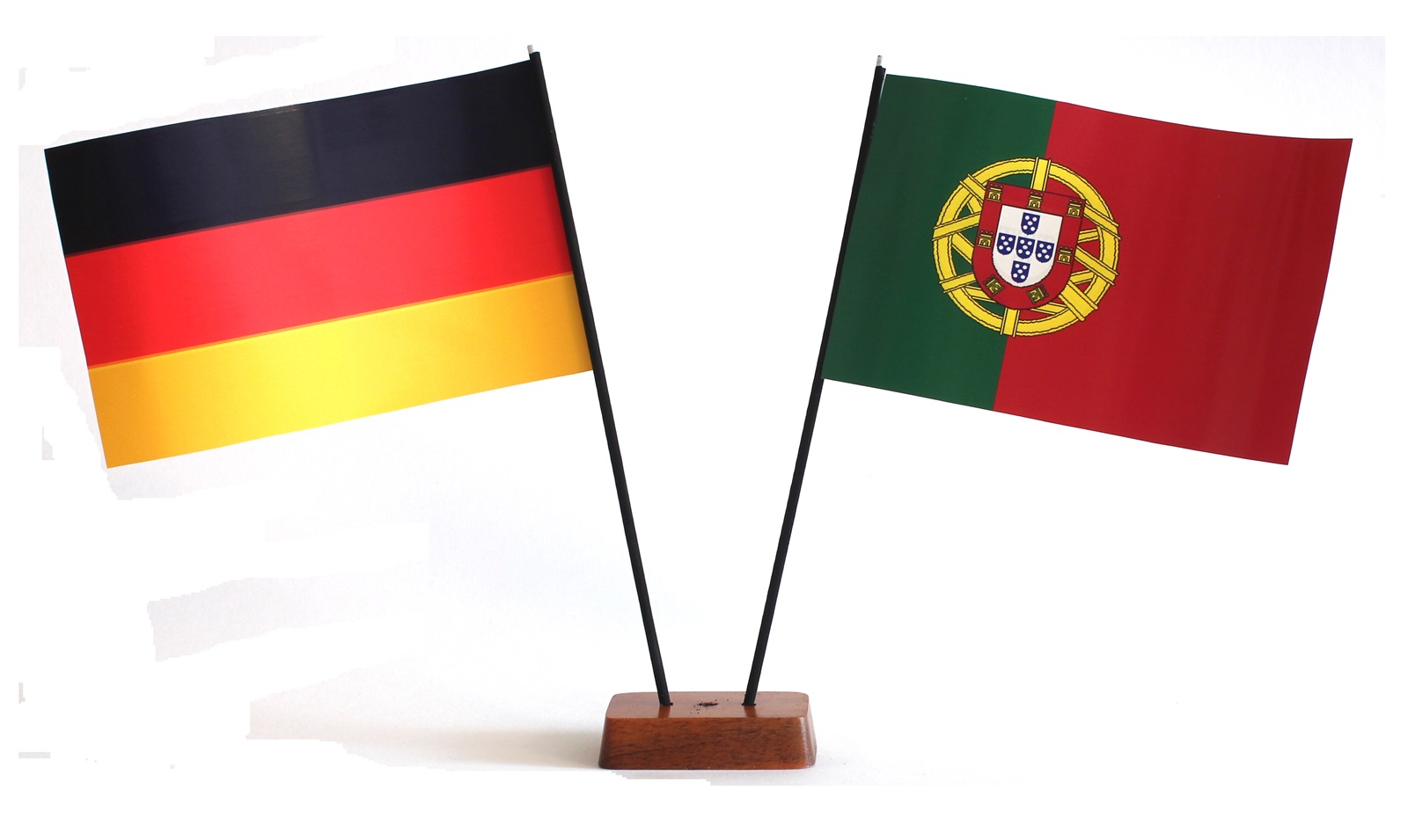 Mini Tischflagge Portugal  9x14 cm Höhe 20 cm mit Gratis-Bonusflagge und Holzsockel Tischfähnchen