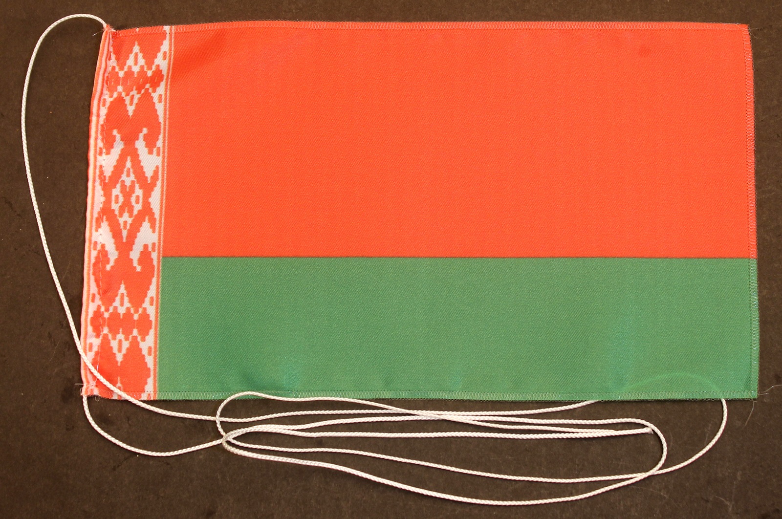 Tischflagge Weißrussland 25x15 cm optional mit Holz- oder Chromständer Tischfahne Tischfähnchen