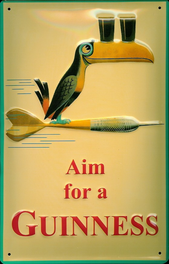 Blechschild Guinness Aim for a Guinness Dart Toucan Vogel Schnabel Dartpfeil Schild